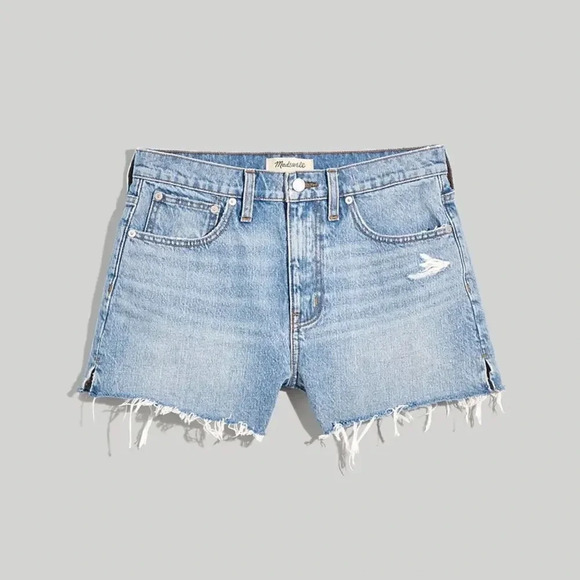 Madewell Relaxed Denim Shorts in Madera Wash: Side-Slit Edition - Picture 2 of 9